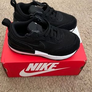 Toddler Nike waffle one
